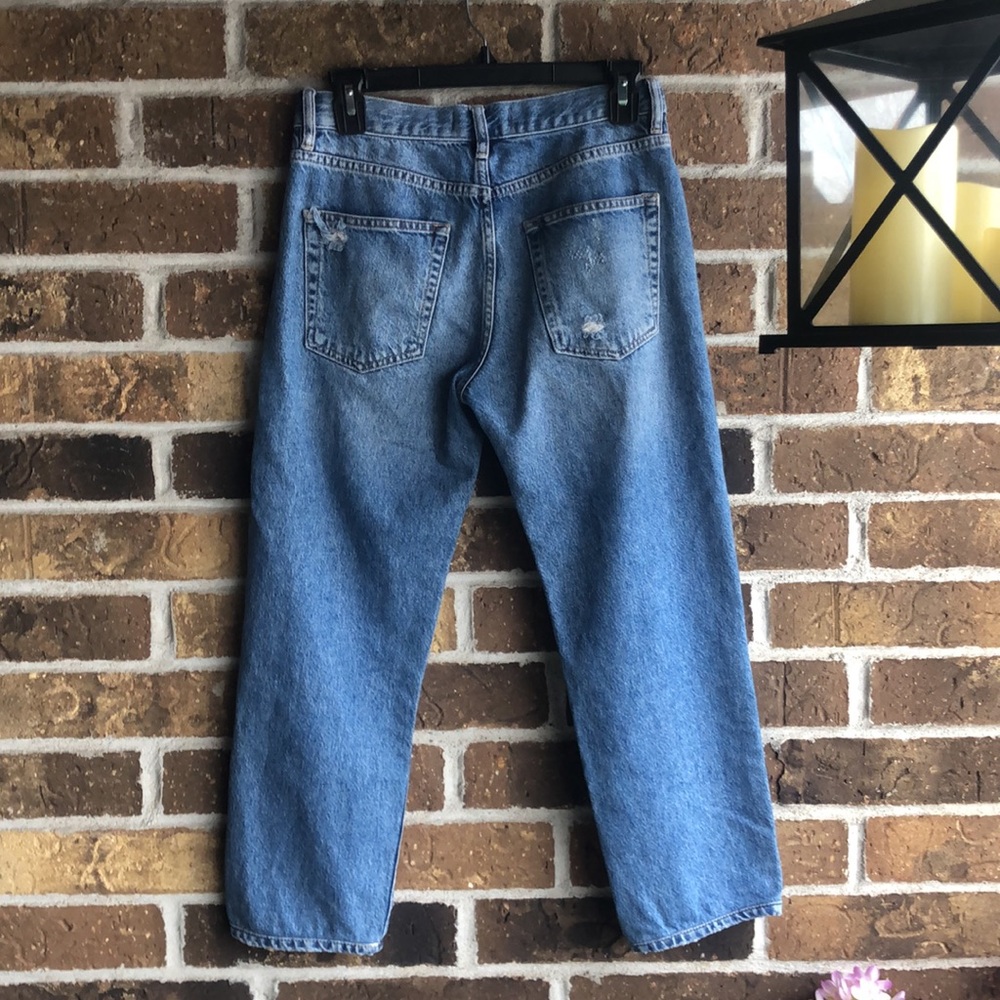 WE THE FREE Mid Wash Distressed Cropped High Rise Bottom Closure Straight Jeans - Picture 5 of 9